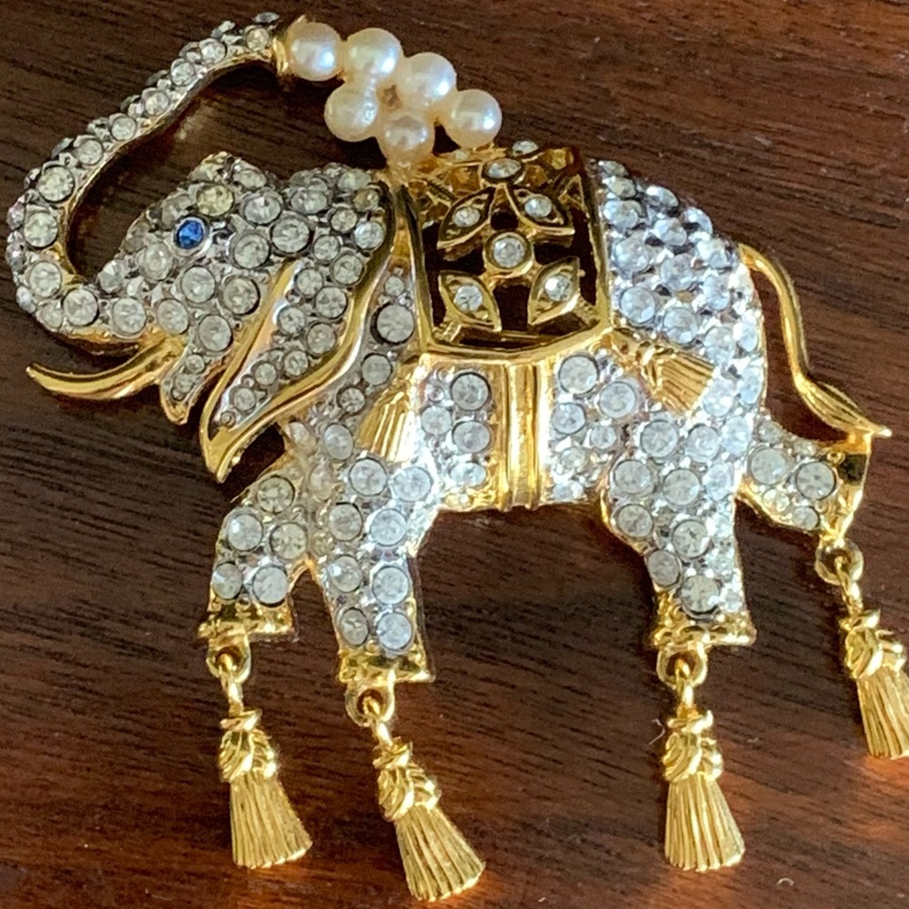 Elizabeth Taylor for Avon Vintage Elephant Brooch